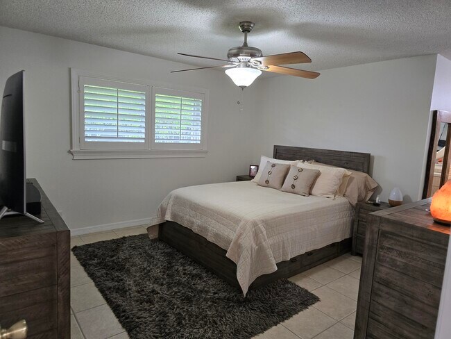 Building Photo - 939 Hibiscus Dr