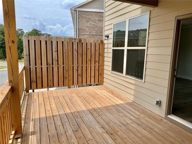 Building Photo - 589 Fundao Ln