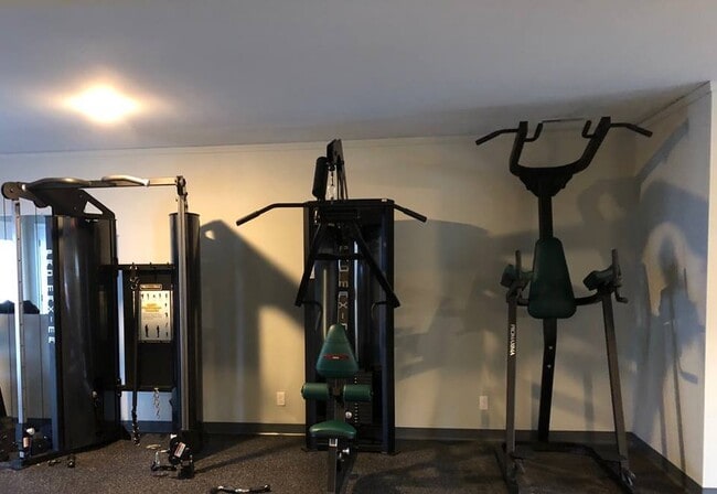 Building Photo - 1407 Poplar St