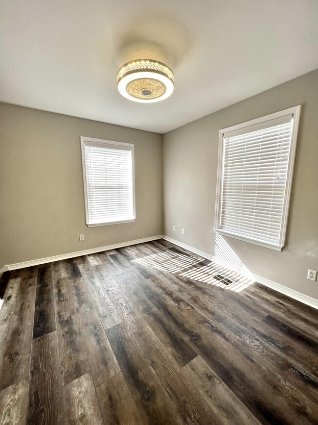 Building Photo - 1311 Treasure Cove