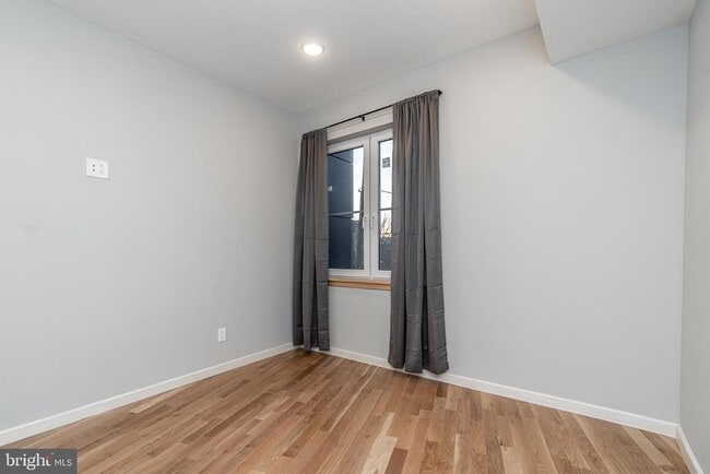 Building Photo - 2045 N College Ave