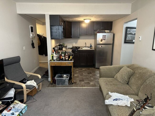 Building Photo - 177 Thorndike St