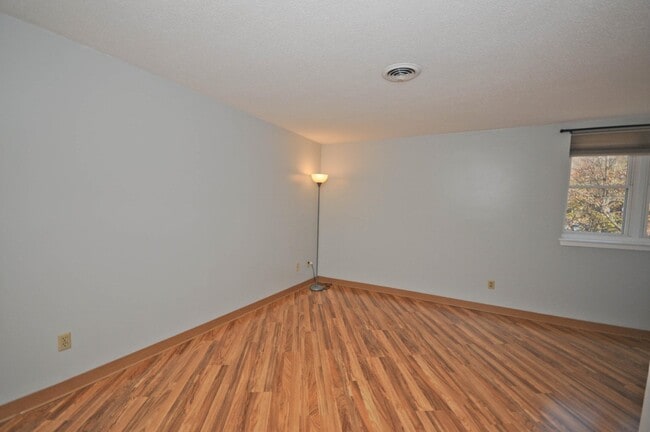 Bedroom 1 - 112 Franklin St