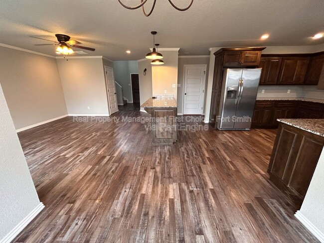 Building Photo - 446 N Albert Pike Ave