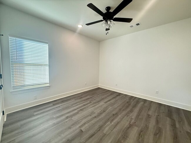 Building Photo - 4005 Doler Cv