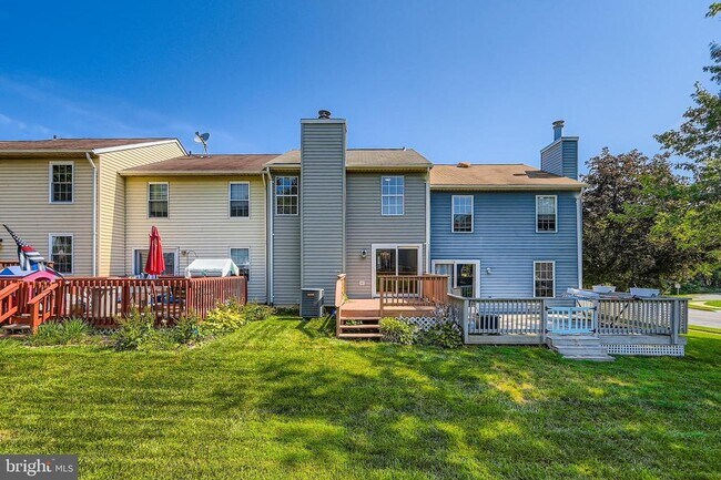 Building Photo - 824 Century St