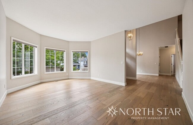 Building Photo - Westlake Traditional with Private, Level B...