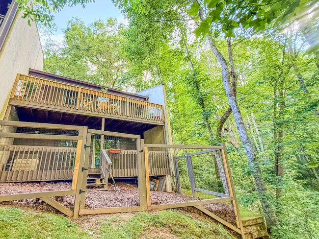 Building Photo - 37 Dogwood Knob
