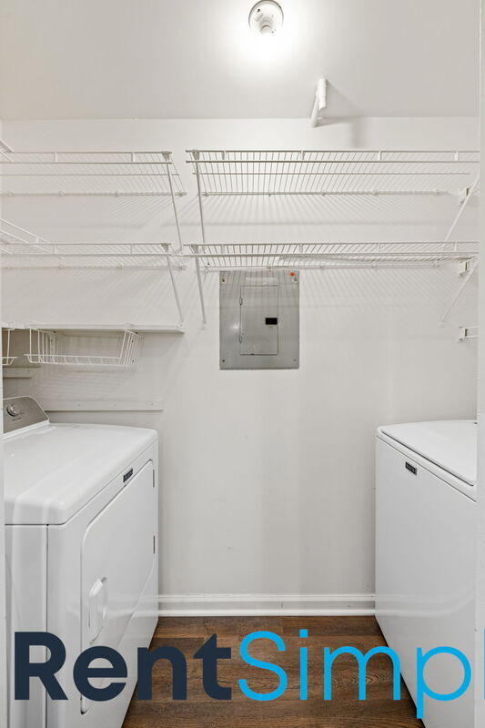 Building Photo - 8075 Lacy Dr