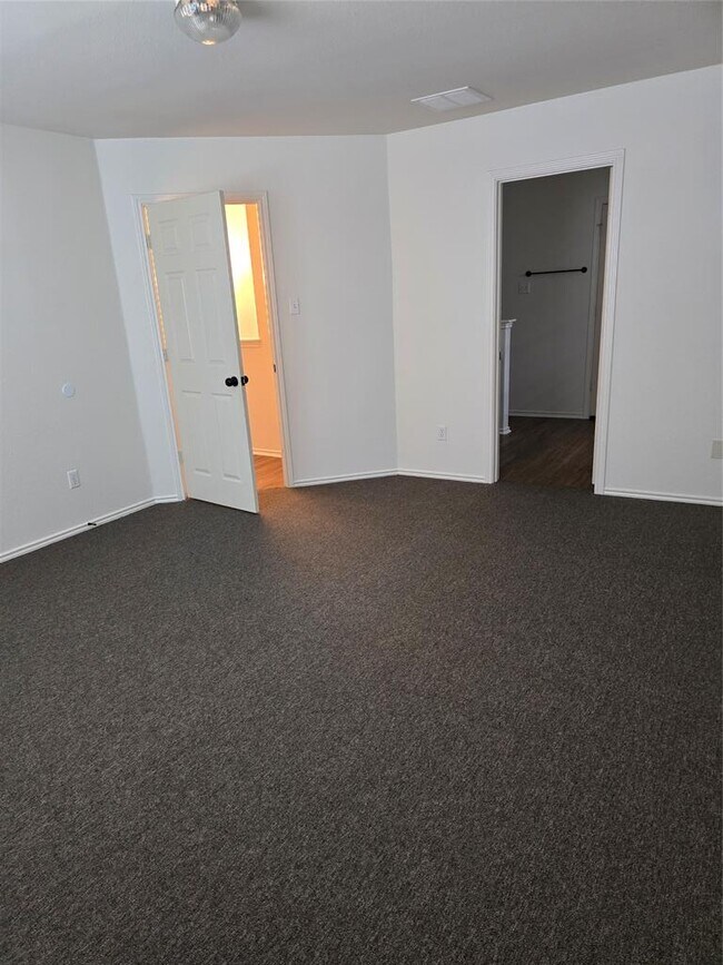 Building Photo - 11909 Big Sky Dr