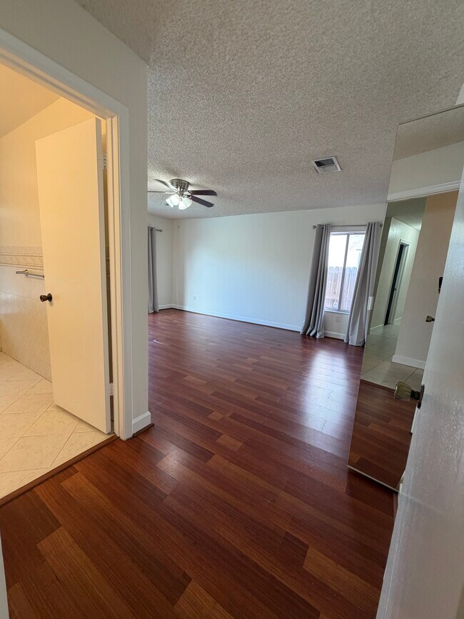 Building Photo - 13261 SW 102nd Terrace