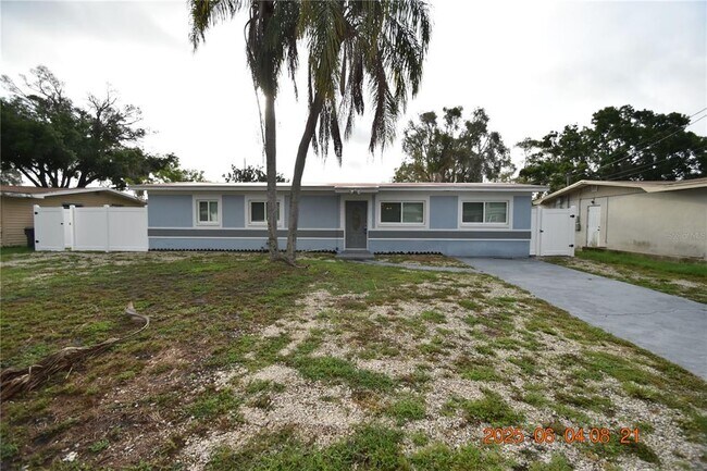 Primary Photo - 417 Country Club Dr