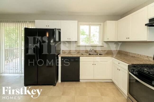 Building Photo - 3799 N Camp Creek Pkwy SW