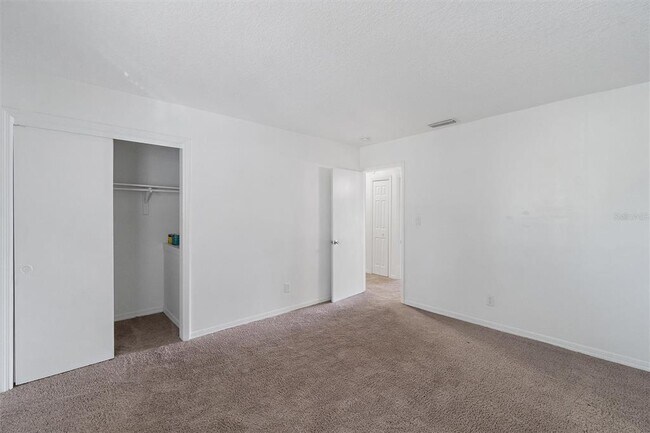 Building Photo - 165 Pompano Dr SE
