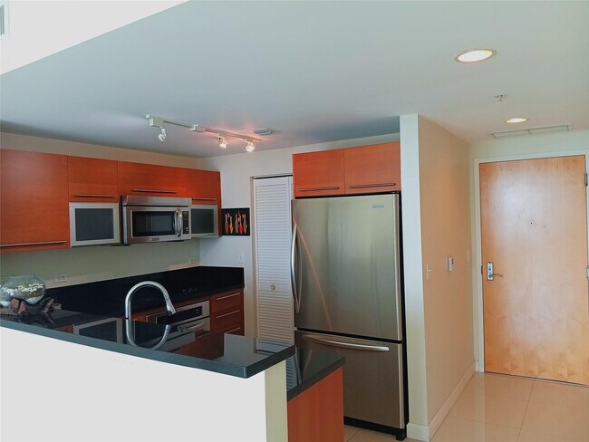 Building Photo - 253 NE 2nd St