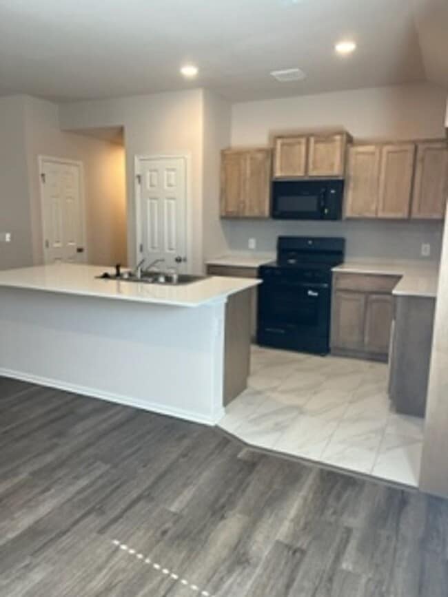 Building Photo - BRAND NEW HOME!