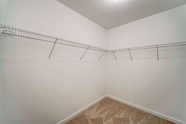 Building Photo - 2218 Woodfern Dr