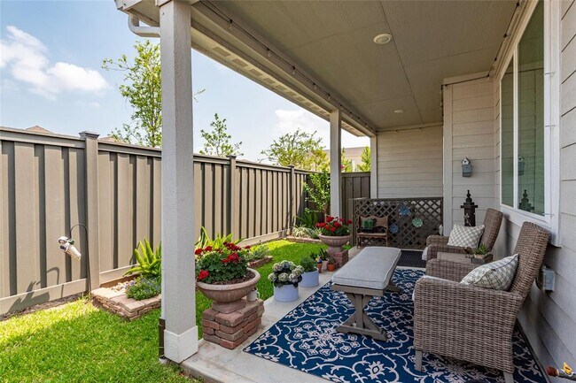 Building Photo - 614 Seabreeze Dr