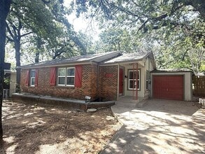 Building Photo - 4718 Normandy Rd