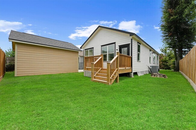 Building Photo - 225 Royder St