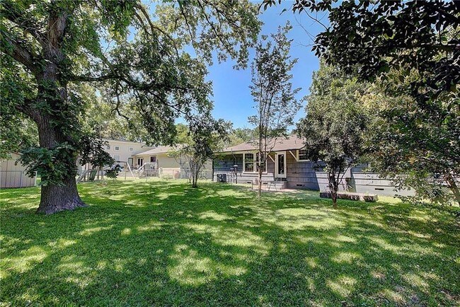 Building Photo - 1803 Romeria Dr