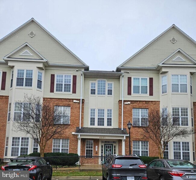 Building Photo - 6491 Cheyenne Dr