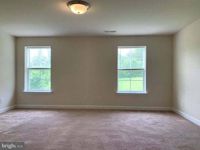 Building Photo - 6922 Lunette Ln