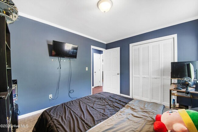 Building Photo - 235 Sand Ridge Rd
