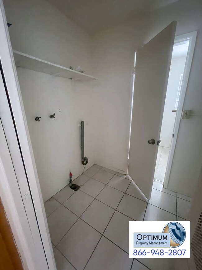 Building Photo - Summer-Ready Pool Home in Pomona