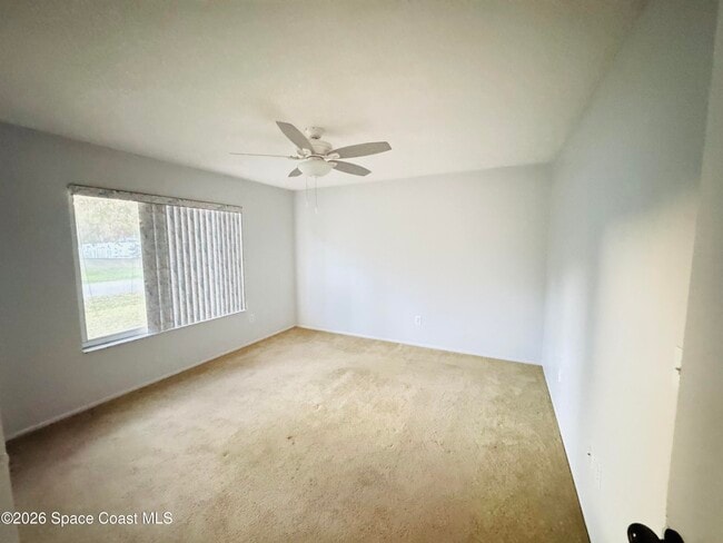 Building Photo - 1035 Nevada Dr NE