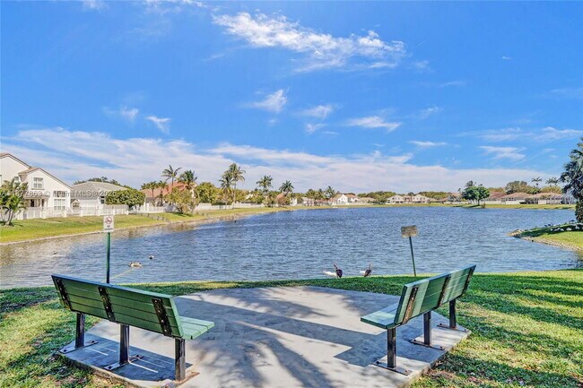 Building Photo - 3381 SW 51st St