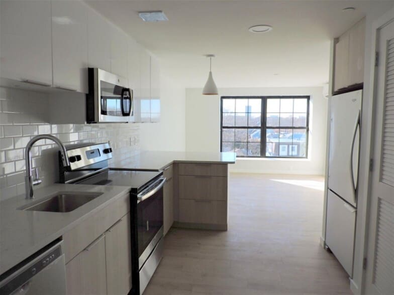 Building Photo - 16 Soden St