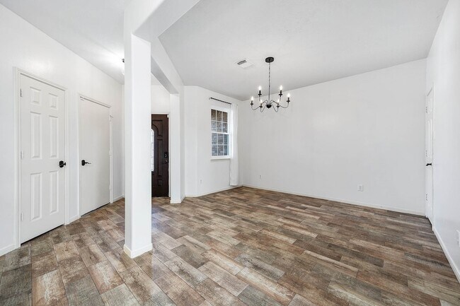 Building Photo - 4502 Park Trail Ln