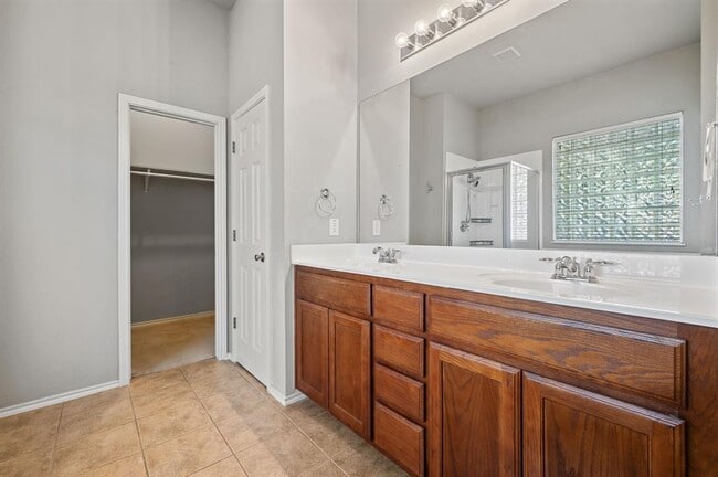 Building Photo - 2016 Melissa Oaks Ln