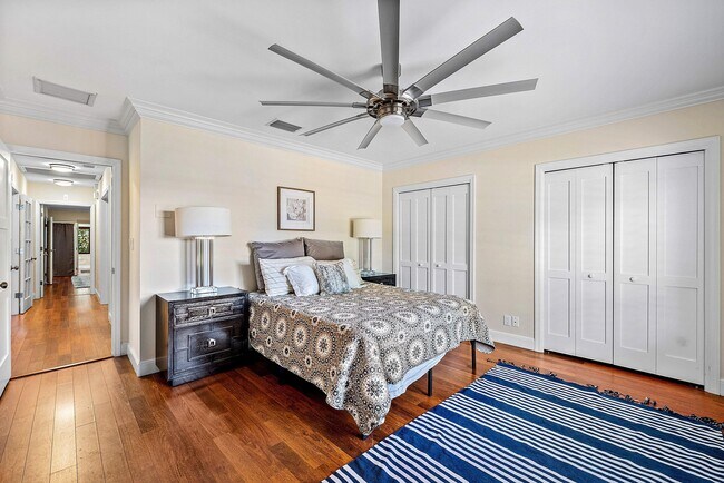 Building Photo - 2121 Areca Palm Rd