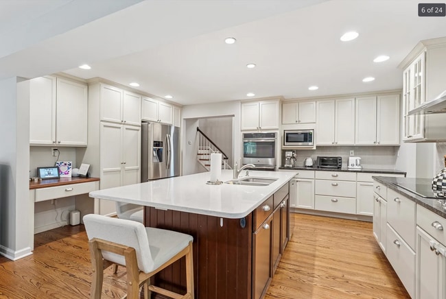 Building Photo - 903 Sulgrave Ln