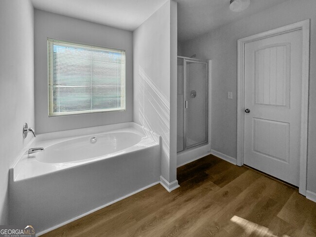 Building Photo - 116 Daisy Cir