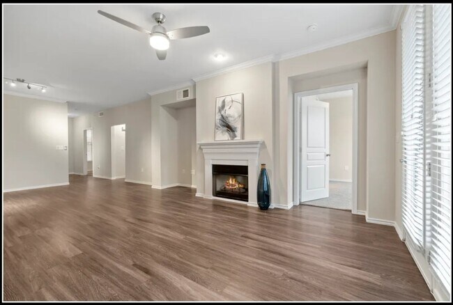 Building Photo - 9215 Garland Rd