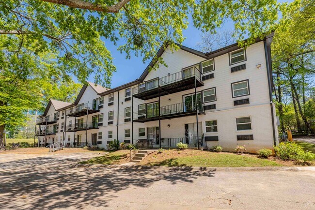 Primary Photo - Spacious Apts - Excellent Tucker Location