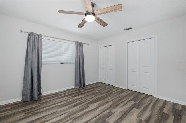 Building Photo - 211 Timberlane Dr