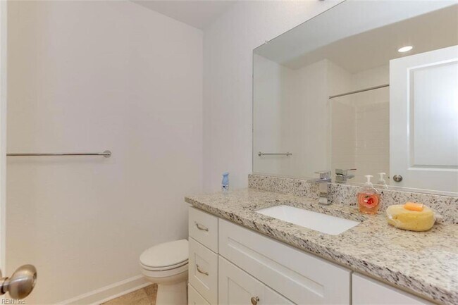 Building Photo - 2416 Trafton Pl