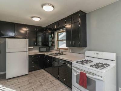 Building Photo - 617 Barr Dr