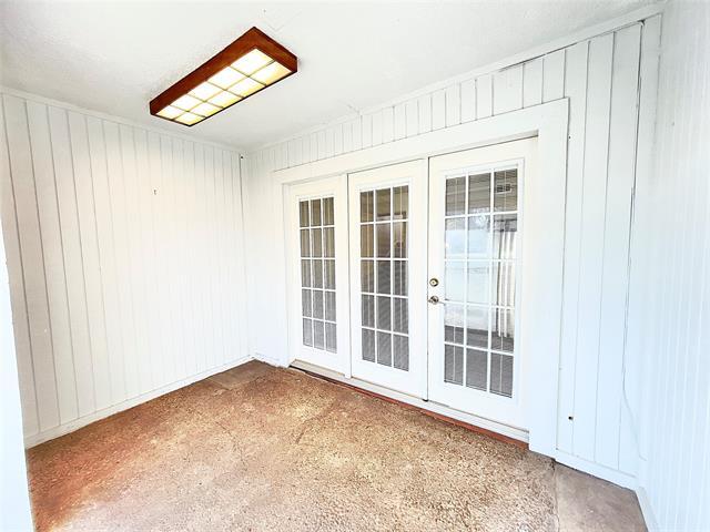 Building Photo - 3119 Lakeside Dr