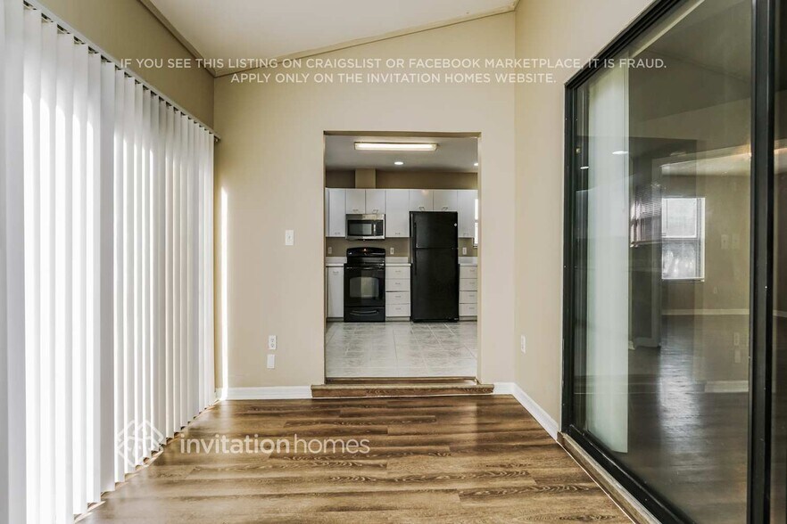 Building Photo - 653 Middlebury Loop