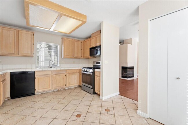 Building Photo - 4541 Country Run Way