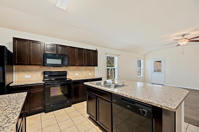 Building Photo - 5916 Montrelia Dr