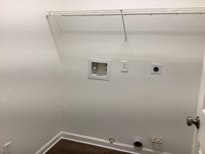 Building Photo - 1601 Oak Pl Ct