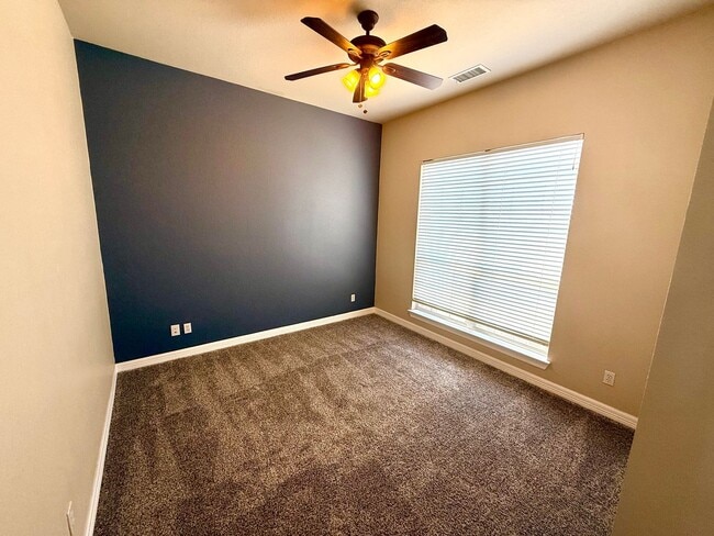 Building Photo - **APPLICATION RECEIVED** *COMING SOON* Luxurious 2-Story Home in Gated Stone Oak Community – Pool...