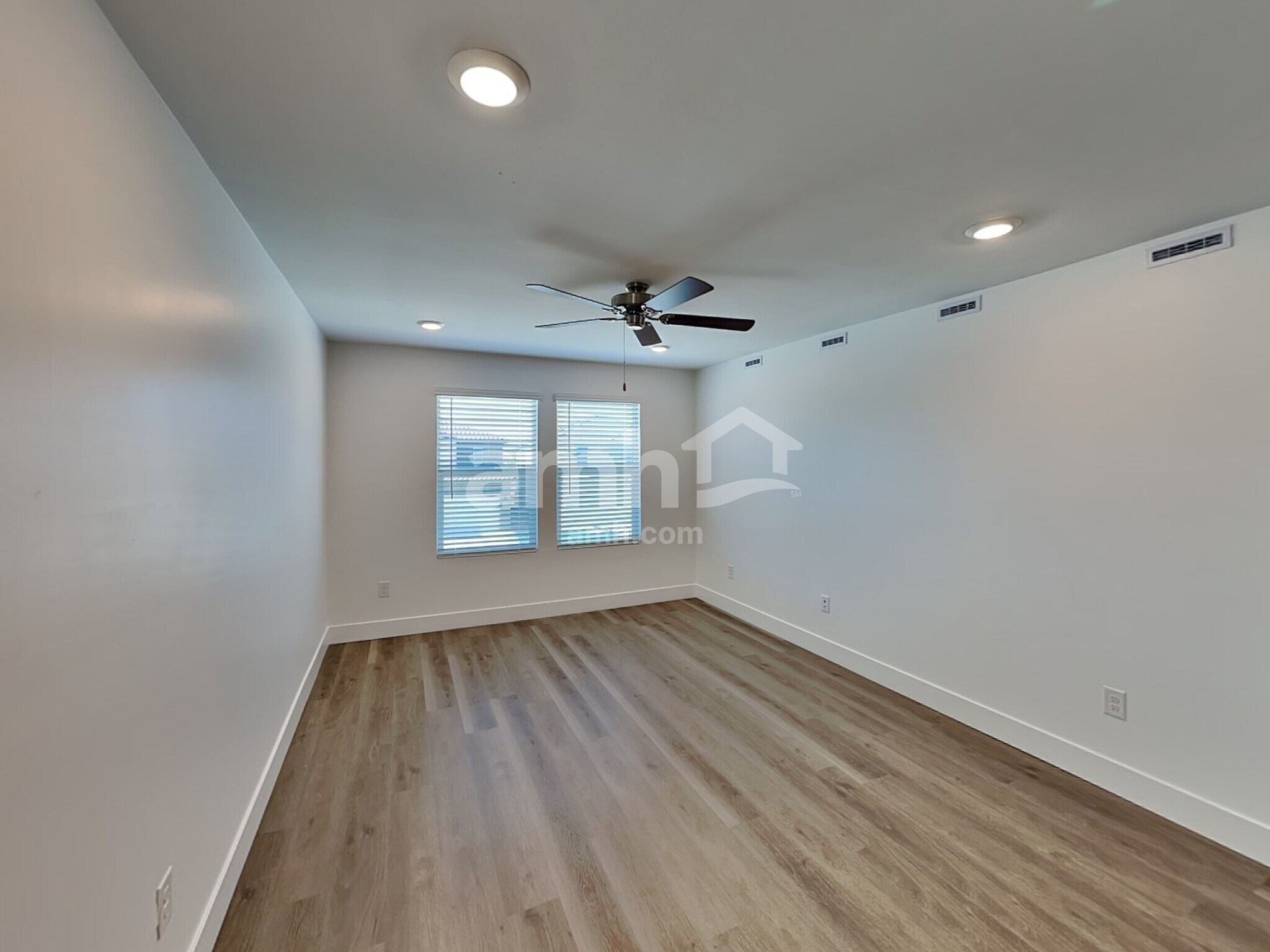 Building Photo - 9623 E Harkes Dr