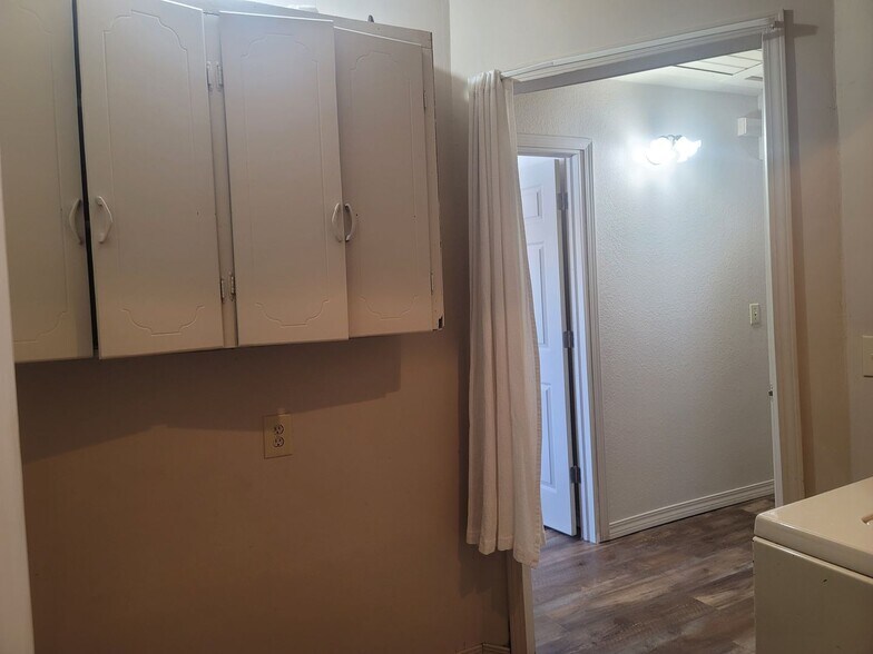 Building Photo - 1243 Charles Dr